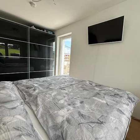 Luxus Ferienwohnung Mit Garten Apartamento *